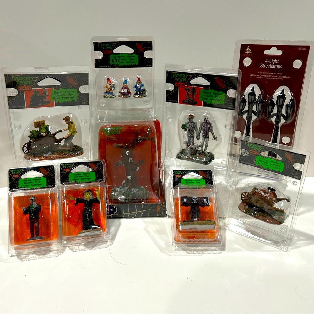 Lemax Halloween Village Lot